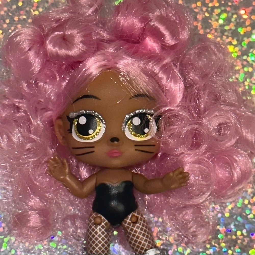 Zuru ITTY BITTY PRETTY Tea Party Teacup Doll Pink Curly Hair Doll Only